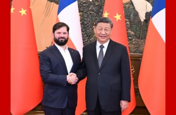 Xi meets Chilean president